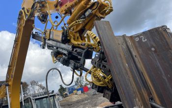 Maschine von FFS-Kühr auf einer Baustelle mit Verpresspfählen